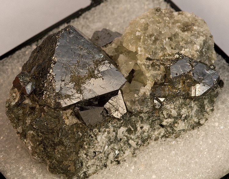 Octahedral magnetite crystals